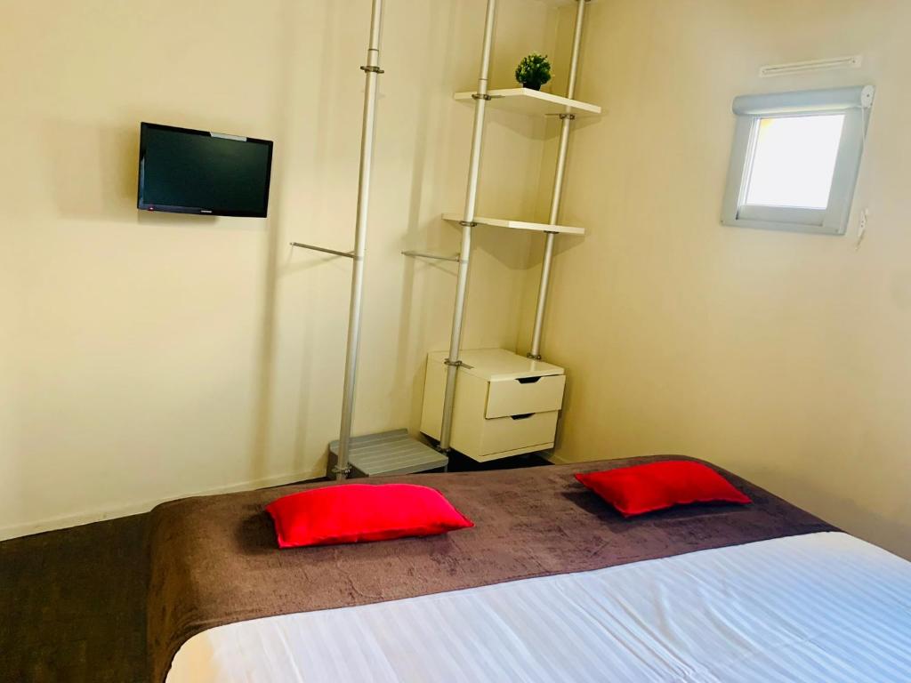 Postel nebo postele na pokoji v ubytování Standing Hotel Suites by Actisource