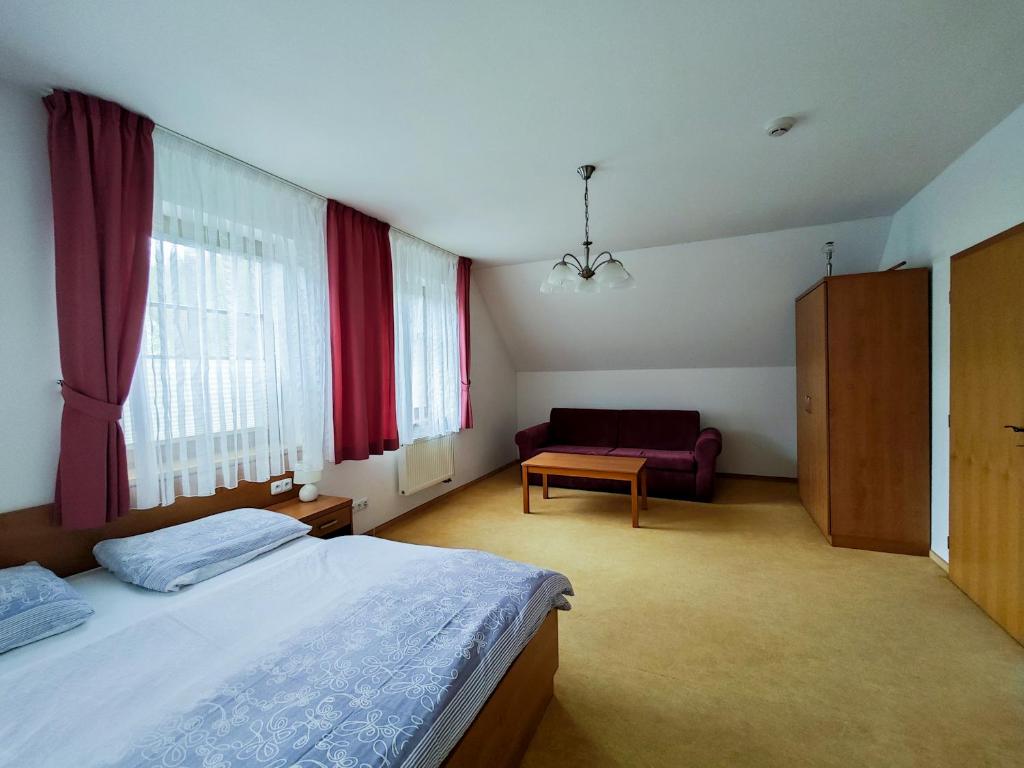 Postel nebo postele na pokoji v ubytování Geyserpark Village