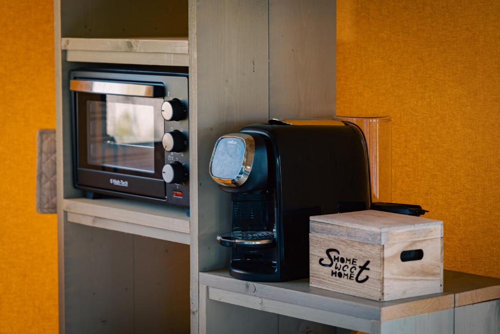 Kuchyň nebo kuchyňský kout v ubytování InMaremma glamping