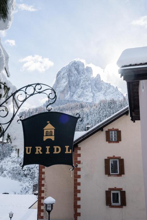 Nespecifikovaný výhled na hory nebo výhled na hory při pohledu z hotelu