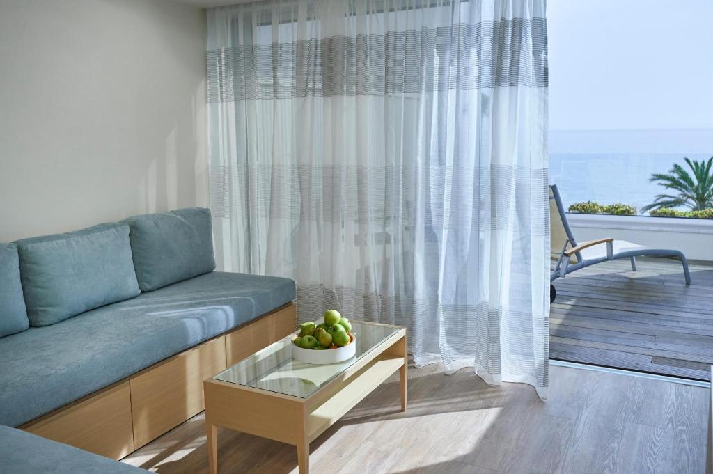 Sunrise Beach Hotel - Family Suite Sea View