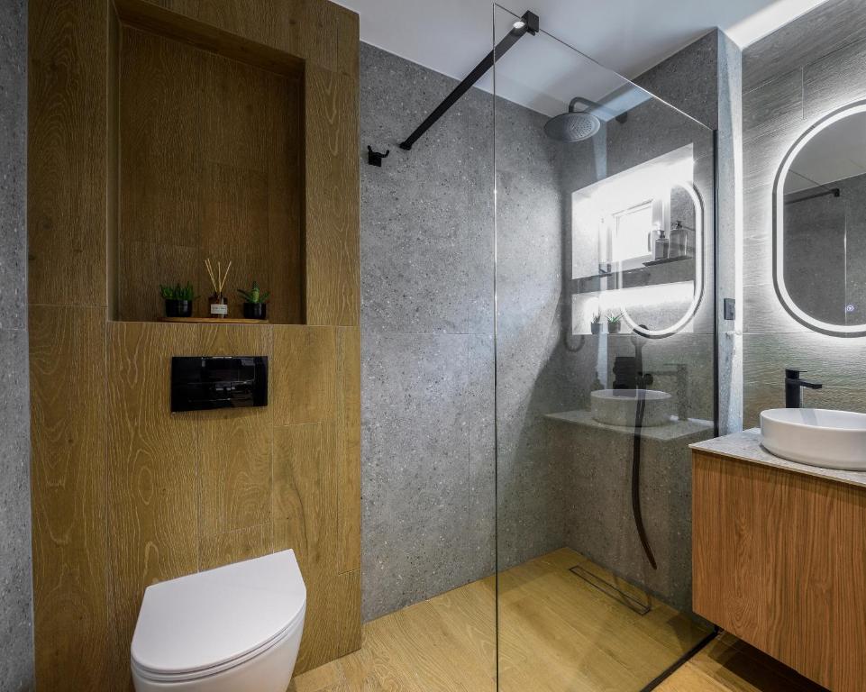 Aristotelian Virtues - Tharros - 5