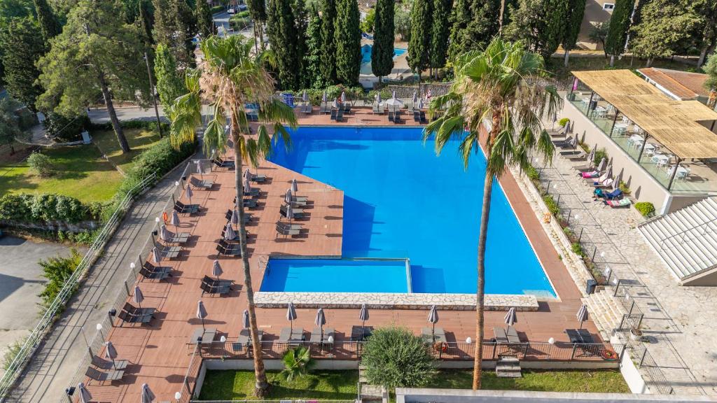 Bazén v ubytování Iolida Corfu Resort & Spa by Smile Hotels nebo v jeho okolí