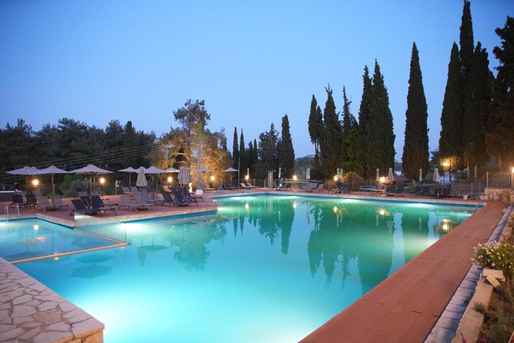 Bazén v ubytování Iolida Corfu Resort & Spa by Smile Hotels nebo v jeho okolí