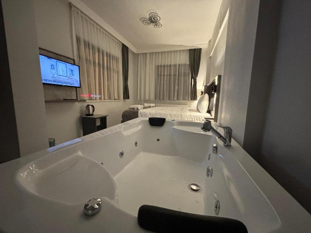 Bolu Paşa - Chambre Familiale Avec Baignoire