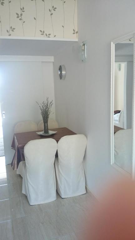 Postel nebo postele na pokoji v ubytování Apartments Rotim