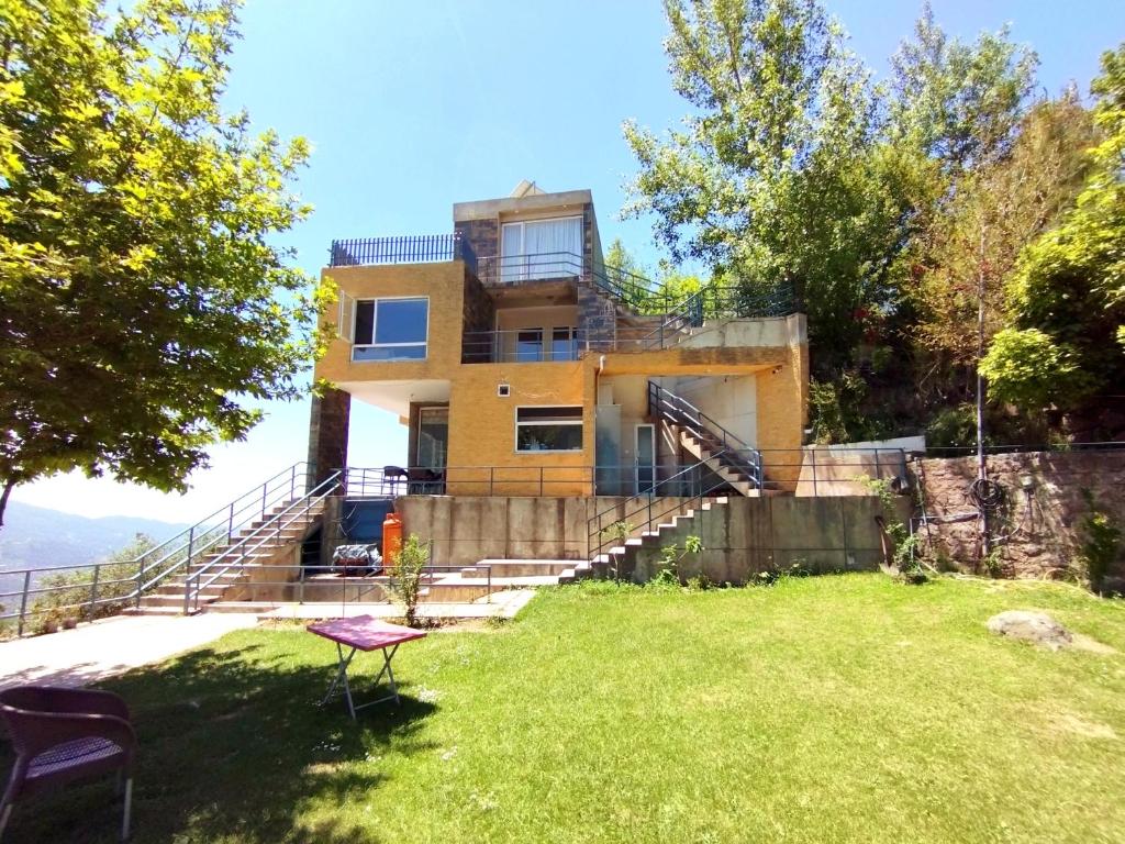 Midway - Apartamento Com Vista Para A Montanha