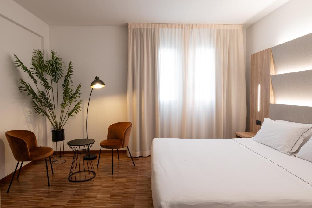 Bleis Hotel - Resim 44