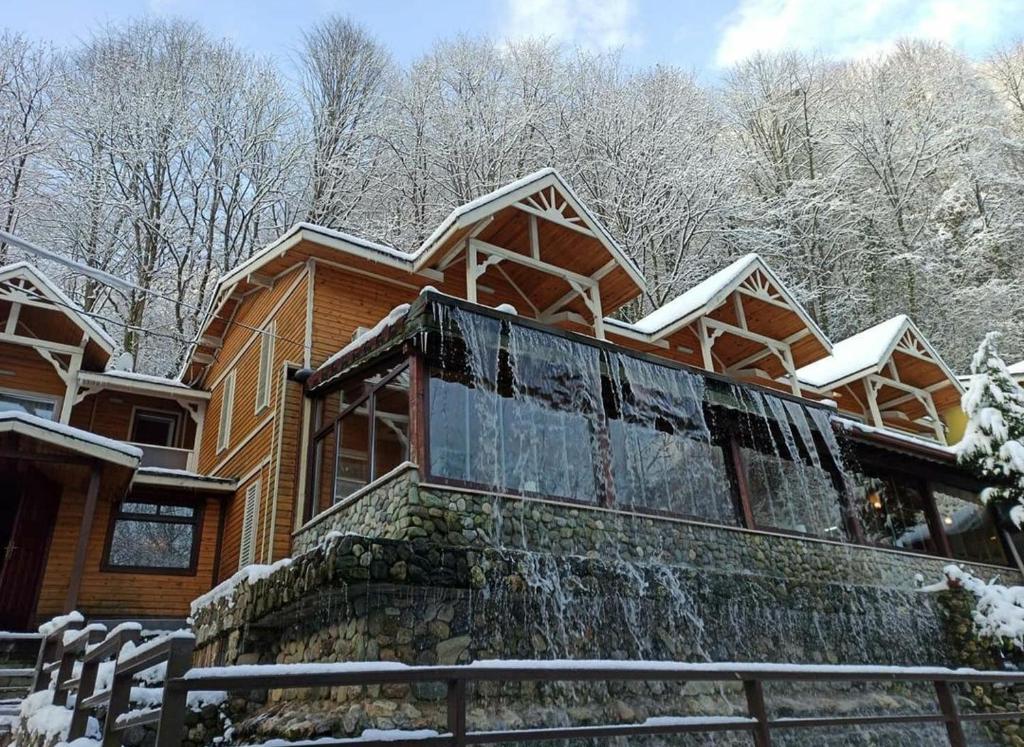 Το Maşukiye Dream Homes τον χειμώνα