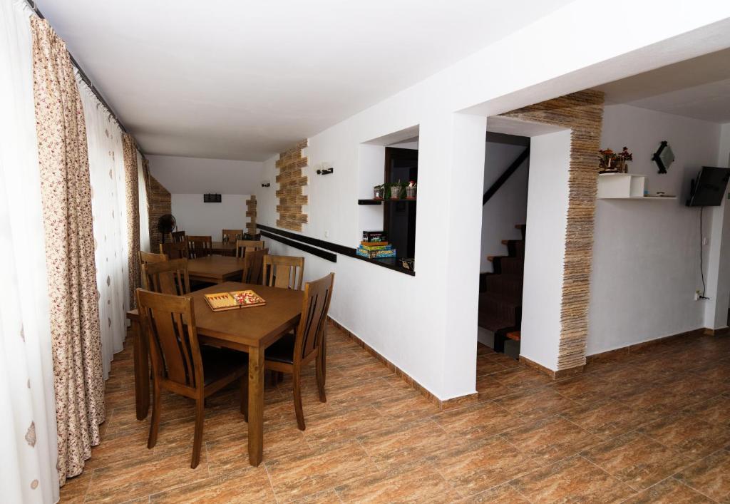 Kuchyň nebo kuchyňský kout v ubytování Casa Stejarul Lui Andrei