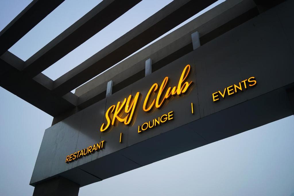 Certifikát, hodnocení, plakát nebo jiný dokument vystavený v ubytování Rhythm Gurugram Hotel & Suites, Sohna Road