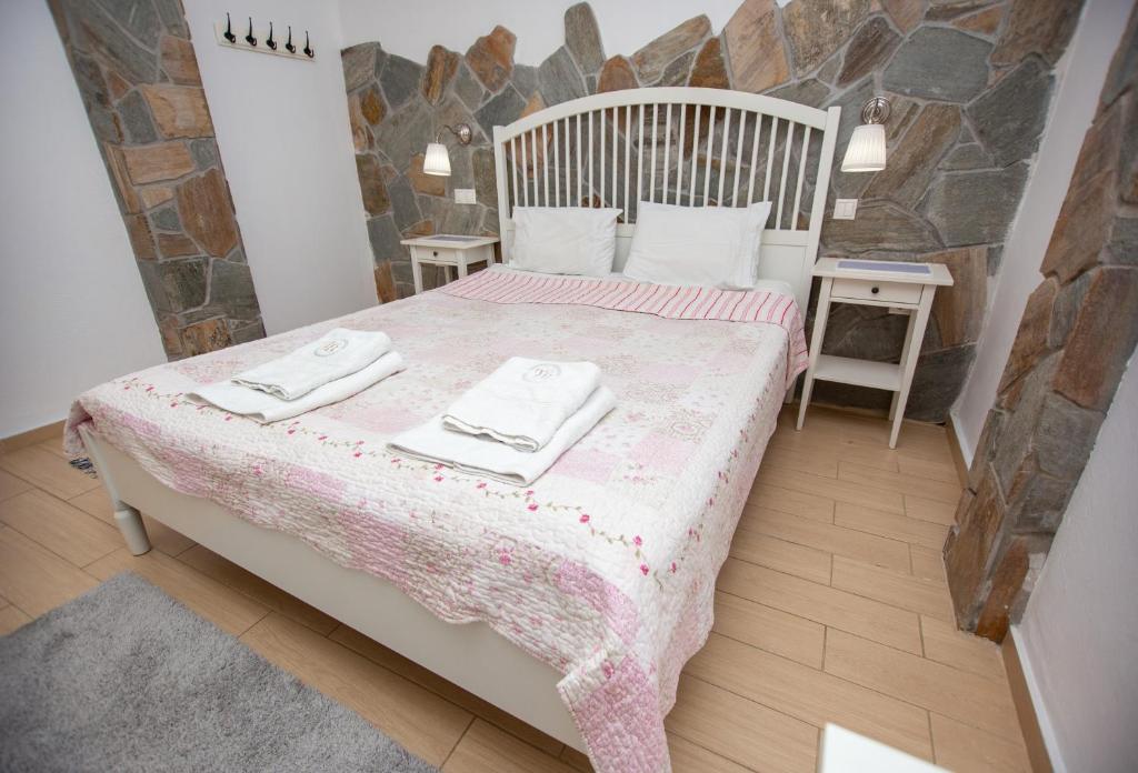 T H E BERLIN Studios and Suites - 3