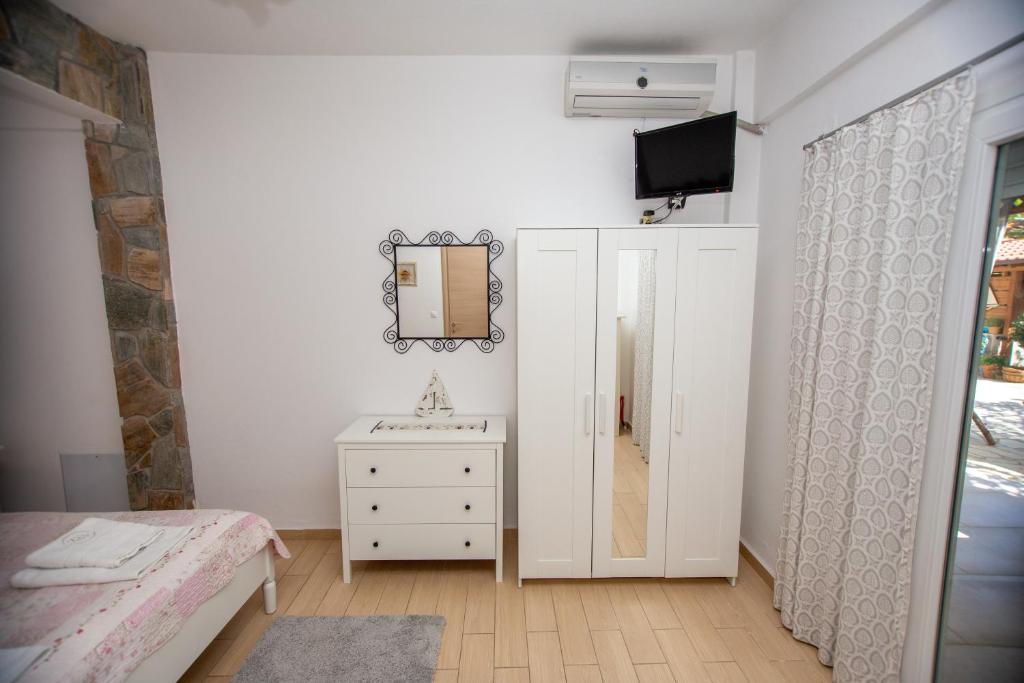 T H E BERLIN Studios and Suites - 5