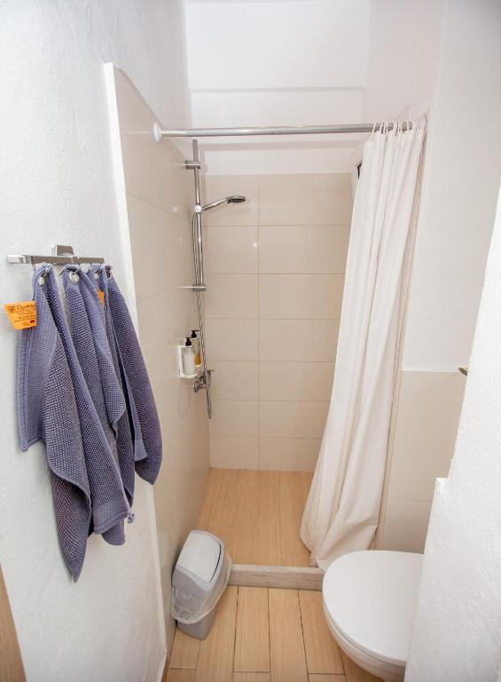 T H E BERLIN Studios and Suites - 8