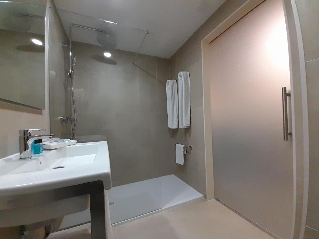 Eco Alcalá Suites - Resim 38