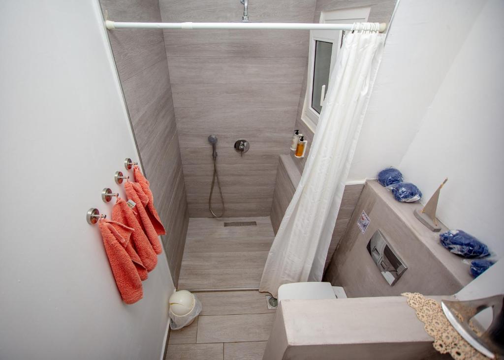 T H E BERLIN Studios and Suites - 16