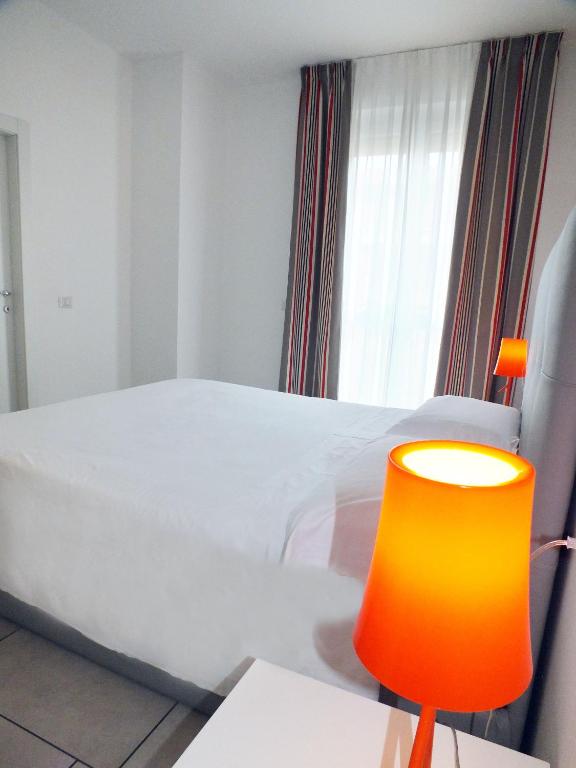 BB Hotels Aparthotel Visconti - Resim 45