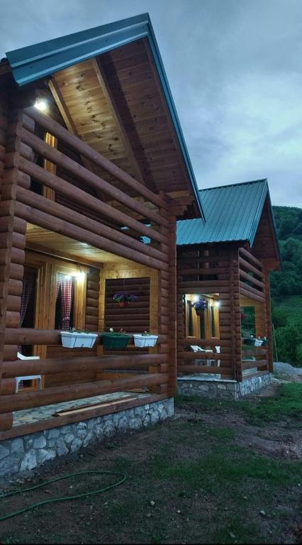 Eco Village Jasavic - Habitación Gemela Con Balcón
