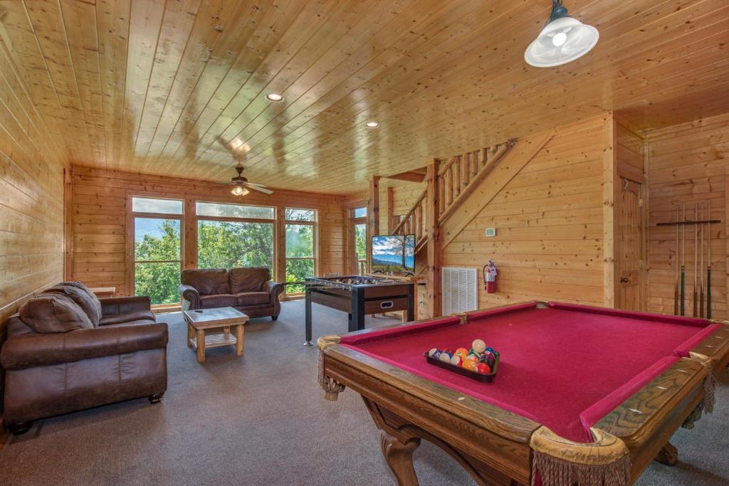 Posezení v ubytování Papa Bears Cabin by Stony Brook Cabins