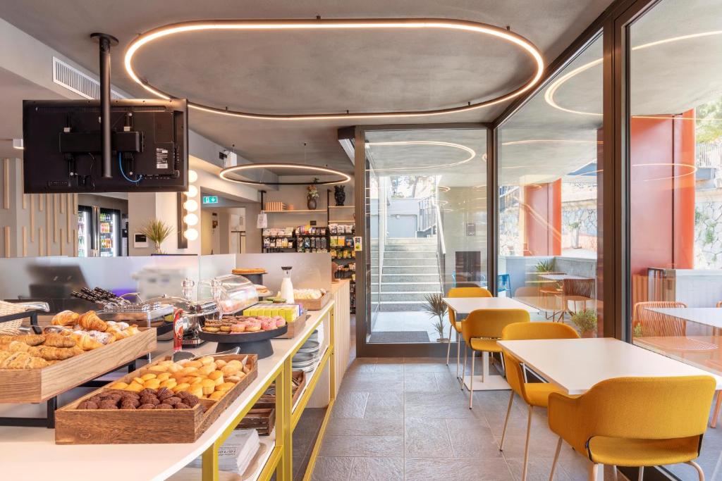 B&B Hotel Genova City Center - Resim 25