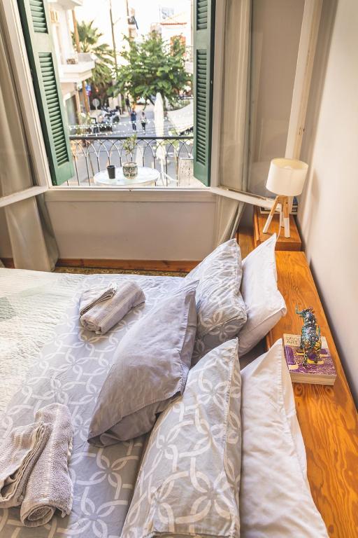 Postel nebo postele na pokoji v ubytování Artistic Getaway Home - Super Central