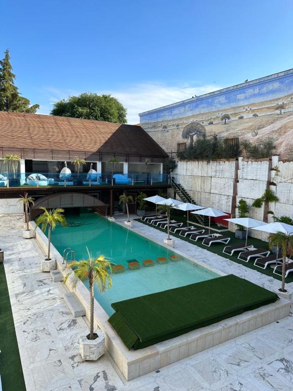 Bazén v ubytování Alentejo Marmòris Hotel & Spa, a Small Luxury Hotel of the World nebo v jeho okolí