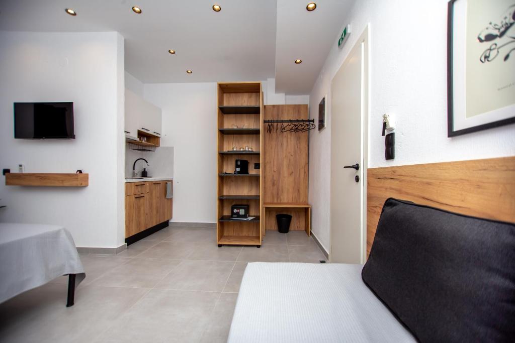 LA PLAZA luxury suites NEA VRASNA - 18