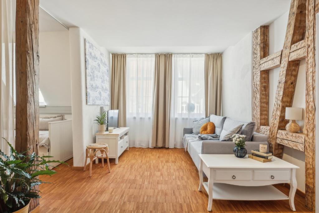 Posezení v ubytování Loft über den Dächern Coburgs, Parkplatz