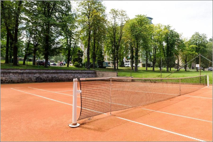 Tenis a/nebo squash v ubytování Spa Resort Libverda - Hotel Panorama nebo okolí