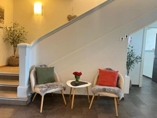 Posezení v ubytování Verkshotellet Jørpeland