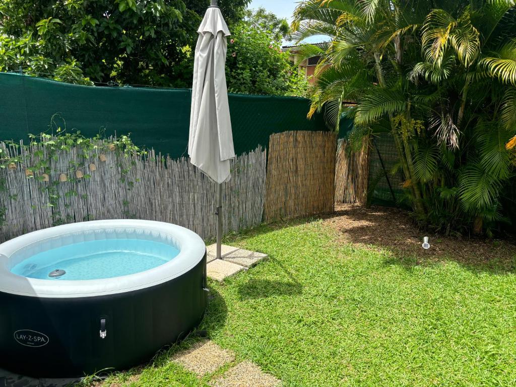 Zahrada ubytování Logement paisible jacuzzi jardin privatif climatisation
