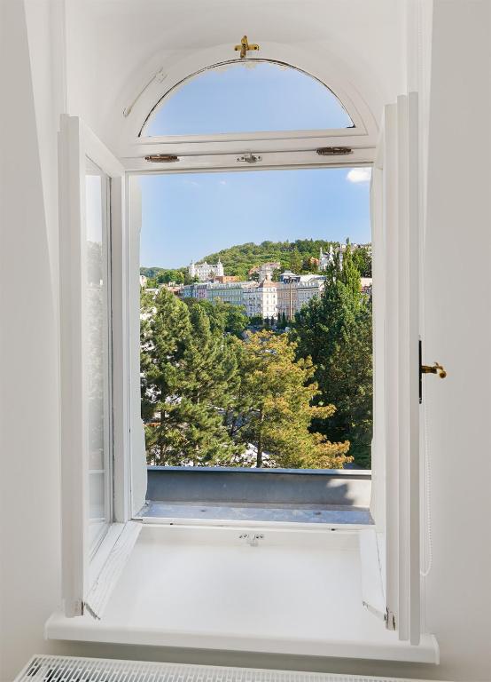 IMPERIAL Apartments - 12