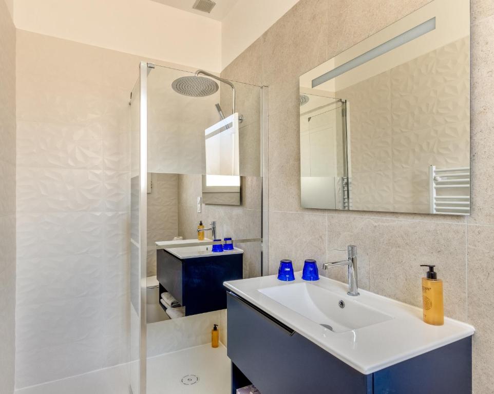 Koupelna v ubytování Hotel Espadon bleu