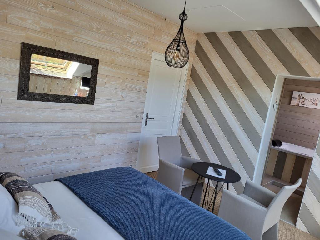 La Roseraie - Queen Room With Spa Bath