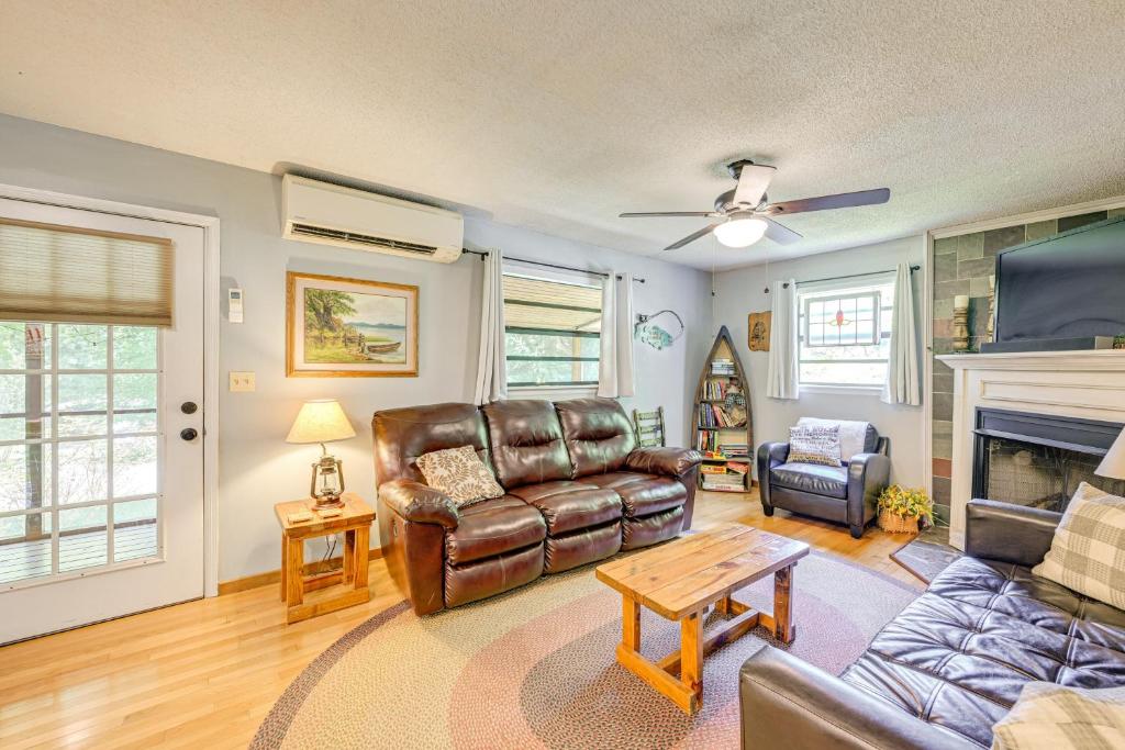 Bryson City Home w/ Deck ~ 1 Mi to Fontana Lake photo