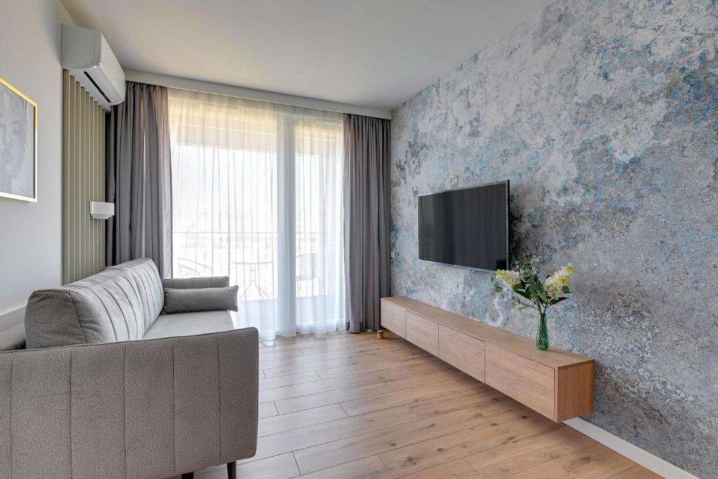 Blue Mandarin - Chlebova Apartments - One-Bedroom Apartment With River View