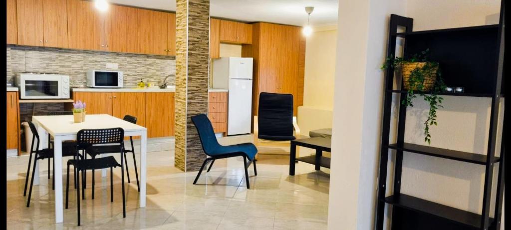Kuchyň nebo kuchyňský kout v ubytování RAY APARTMENT