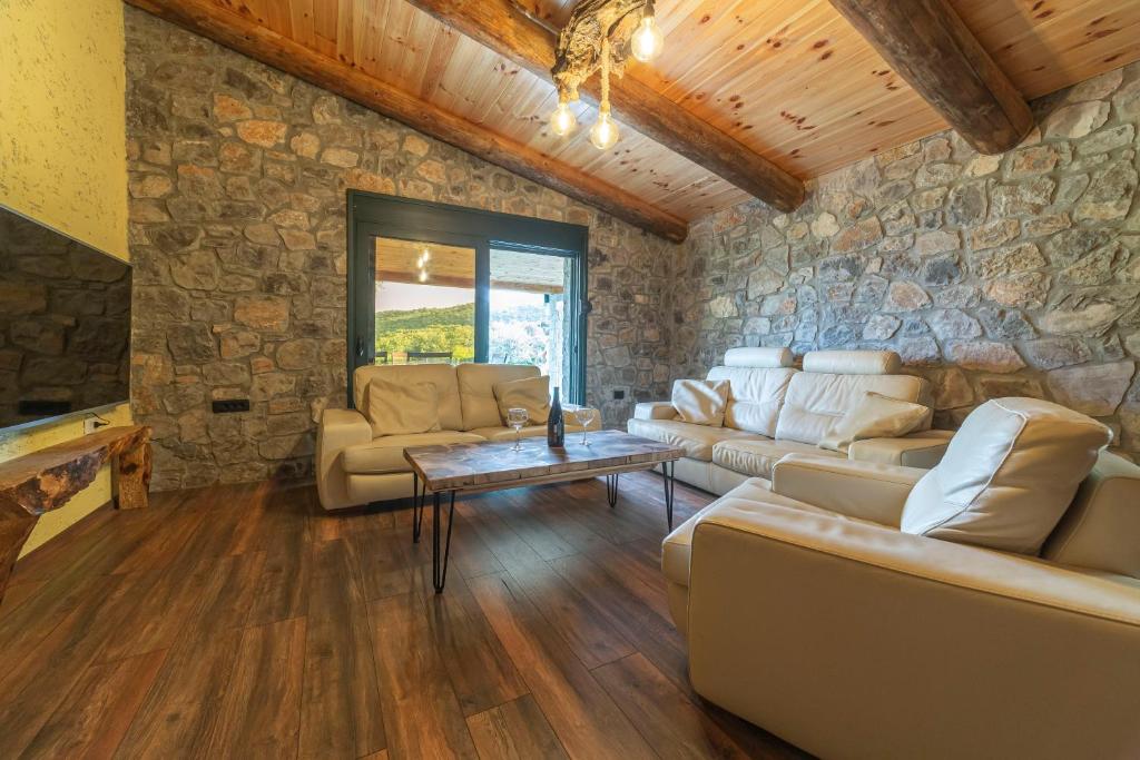 Posezení v ubytování Rustic Cottage Montenegro Bridje