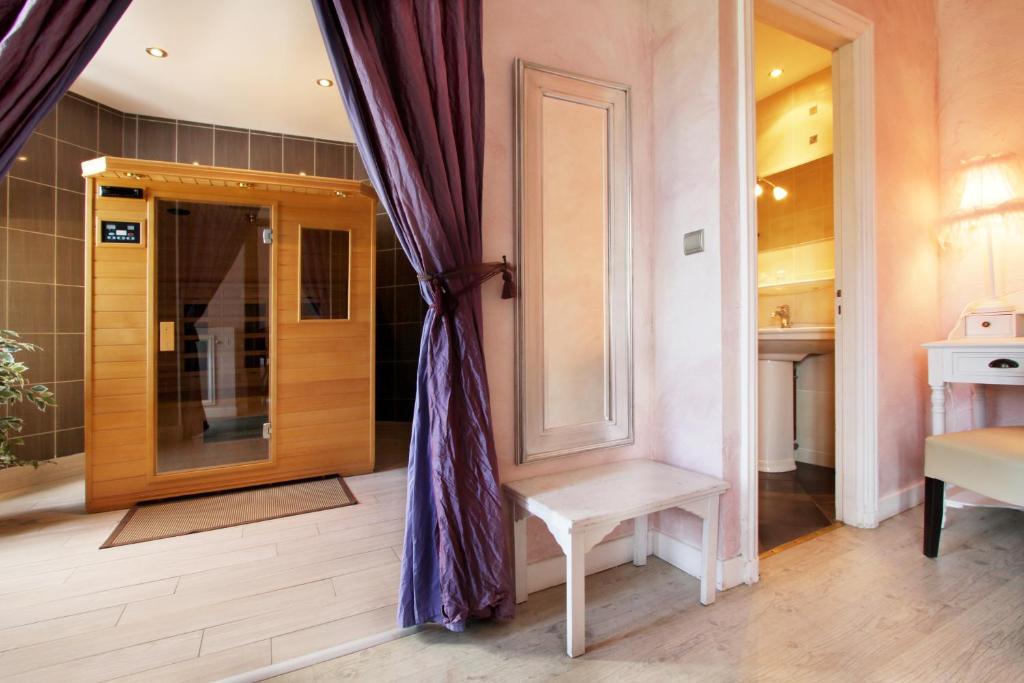 Koupelna v ubytování Logis Hotel Des Bains