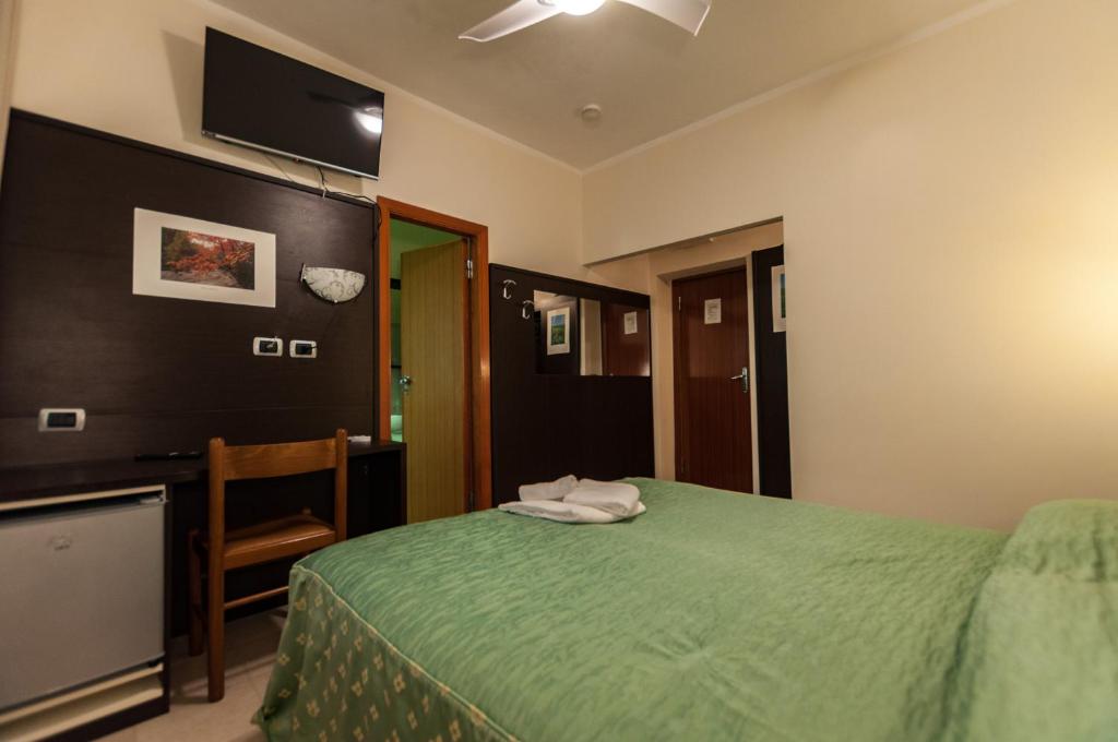 Hotel Orsini - Camera Matrimoniale O Doppia