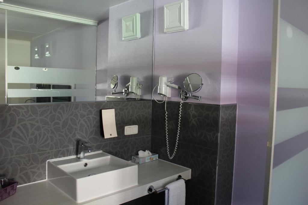 Amiga Hotel München Messe - Resim 24