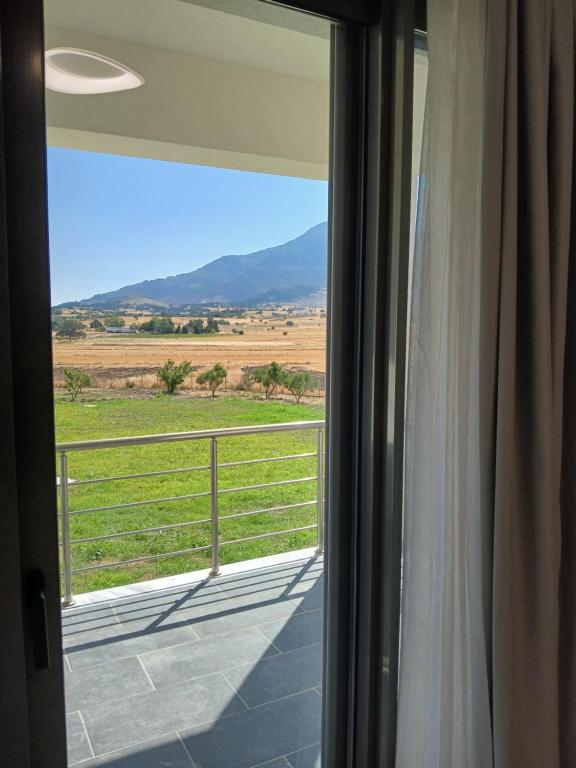 Nespecifikovaný výhled na hory nebo výhled na hory při pohledu z aparthotelu
