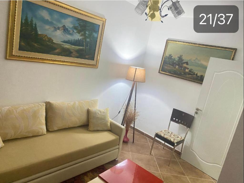 Зона вітальні в Albi Apartmet beachfront in Shengjin