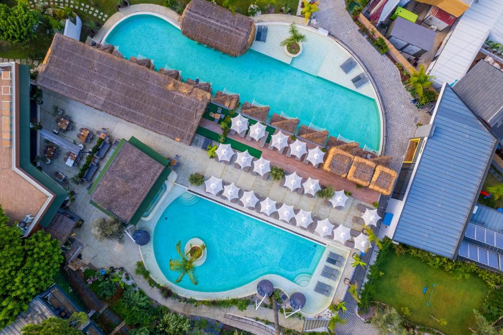 Bazén v ubytování Morina Deluxe Hotel nebo v jeho okolí