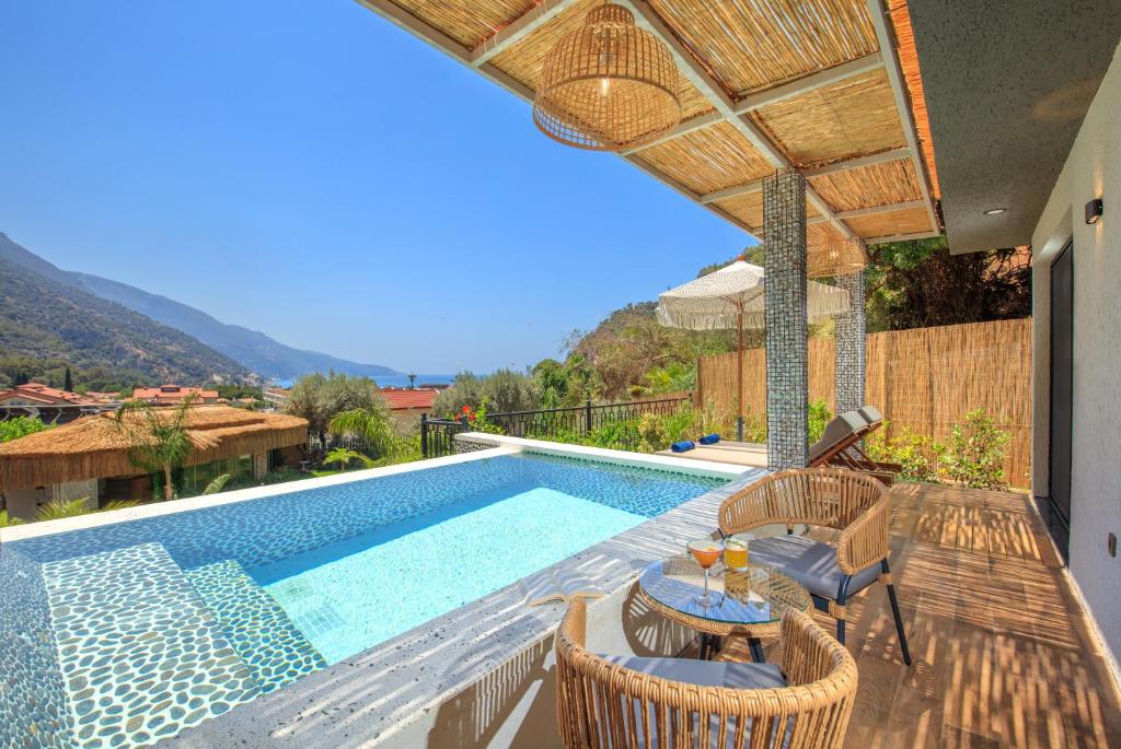 Morina Deluxe Hotel - 