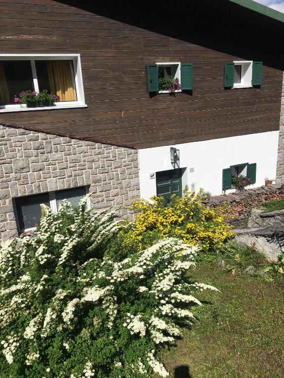 Vonkajšia záhrada v ubytovaní Villa Lucia appartamento Fiore