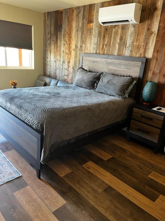 Rhodopa Lodge at Yellowstone photo