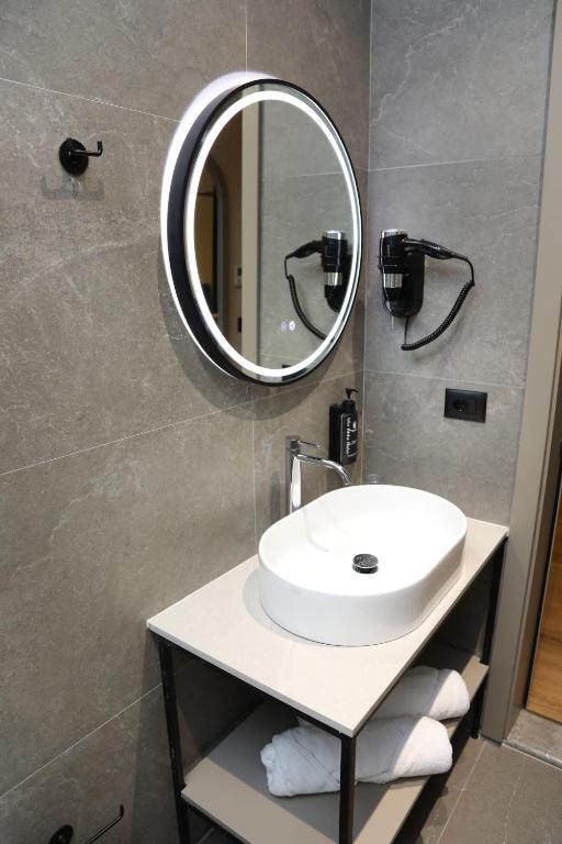 Koupelna v ubytování Kruja Luxury Suites
