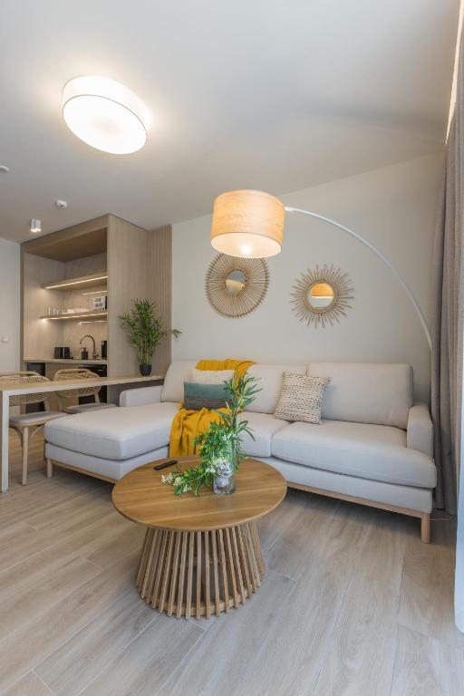 Posezení v ubytování The Mediterranean Suites