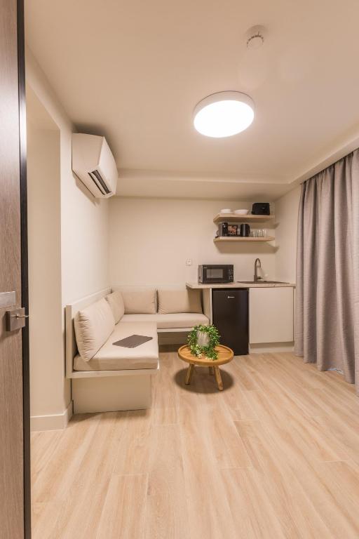 Kuchyň nebo kuchyňský kout v ubytování The Mediterranean Suites